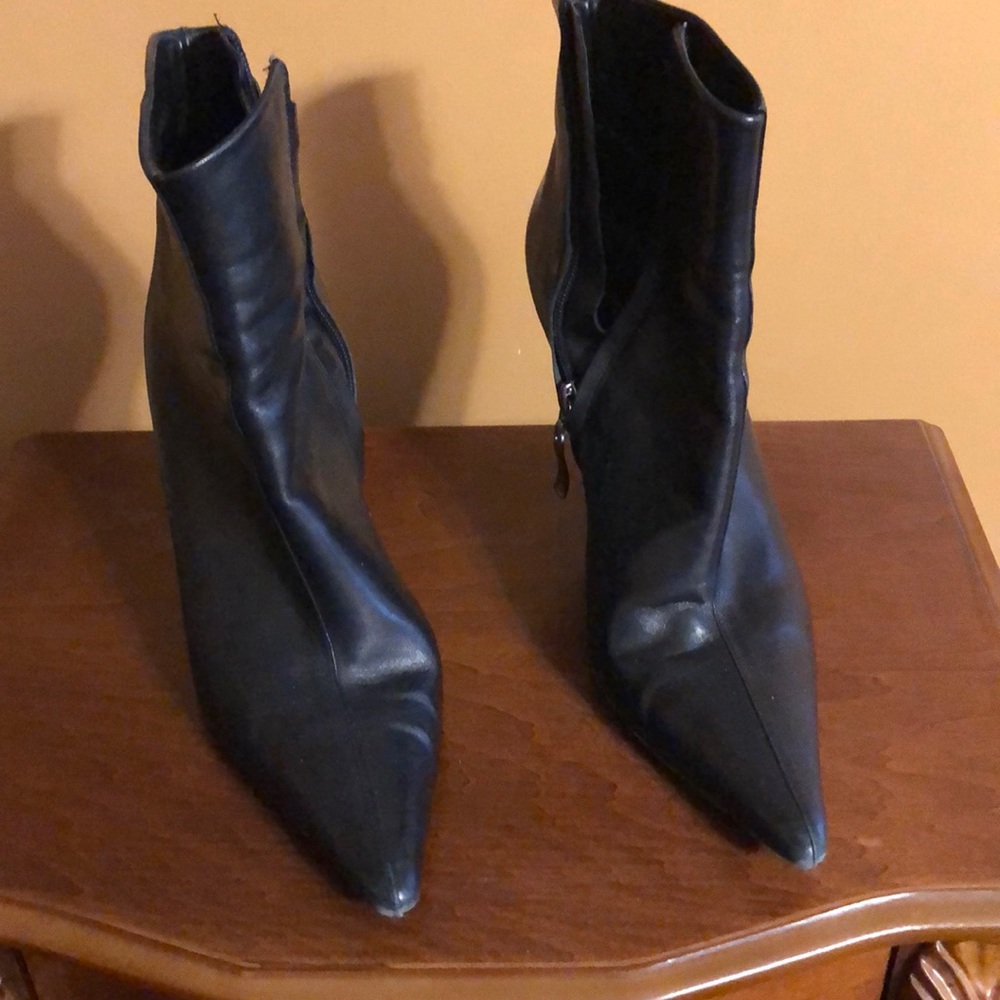 Pointy booties